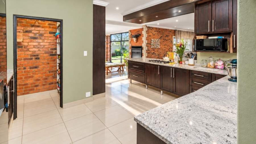 5 Bedroom Property for Sale in Xanadu Nature Estate North West